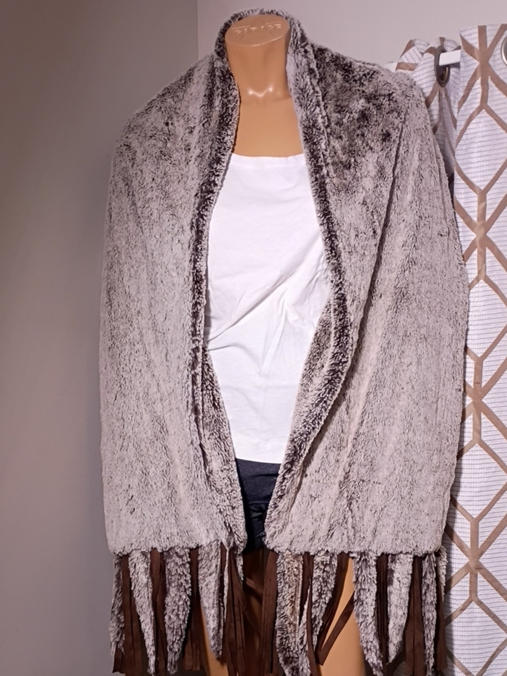 V By Eva Taupe Faux-Fur Shawl with‎ Brown Fringe